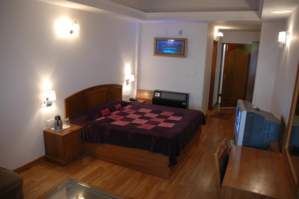 Hotel Silver Rock Масурі Екстер'єр фото