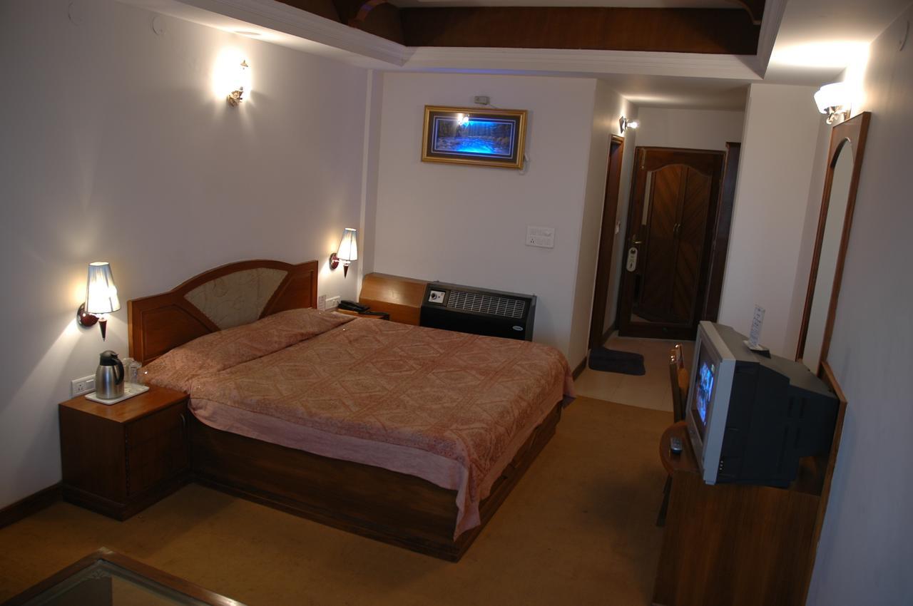 Hotel Silver Rock Масурі Екстер'єр фото